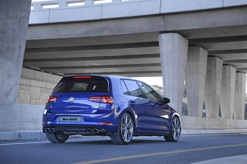 More grunt for Golf R - Colin-on-Cars