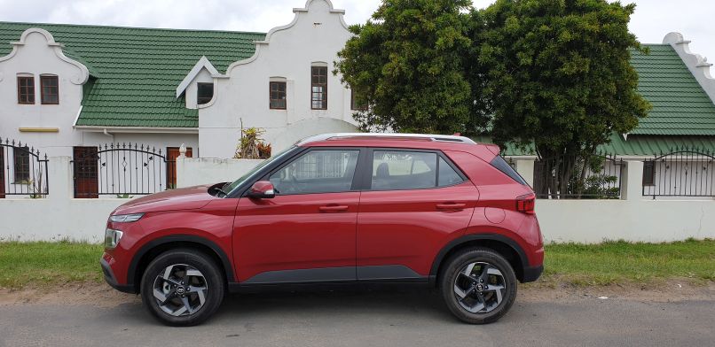 Road Review ??? Hyundai Venue 1.0 Fluid - Colin-on-Cars