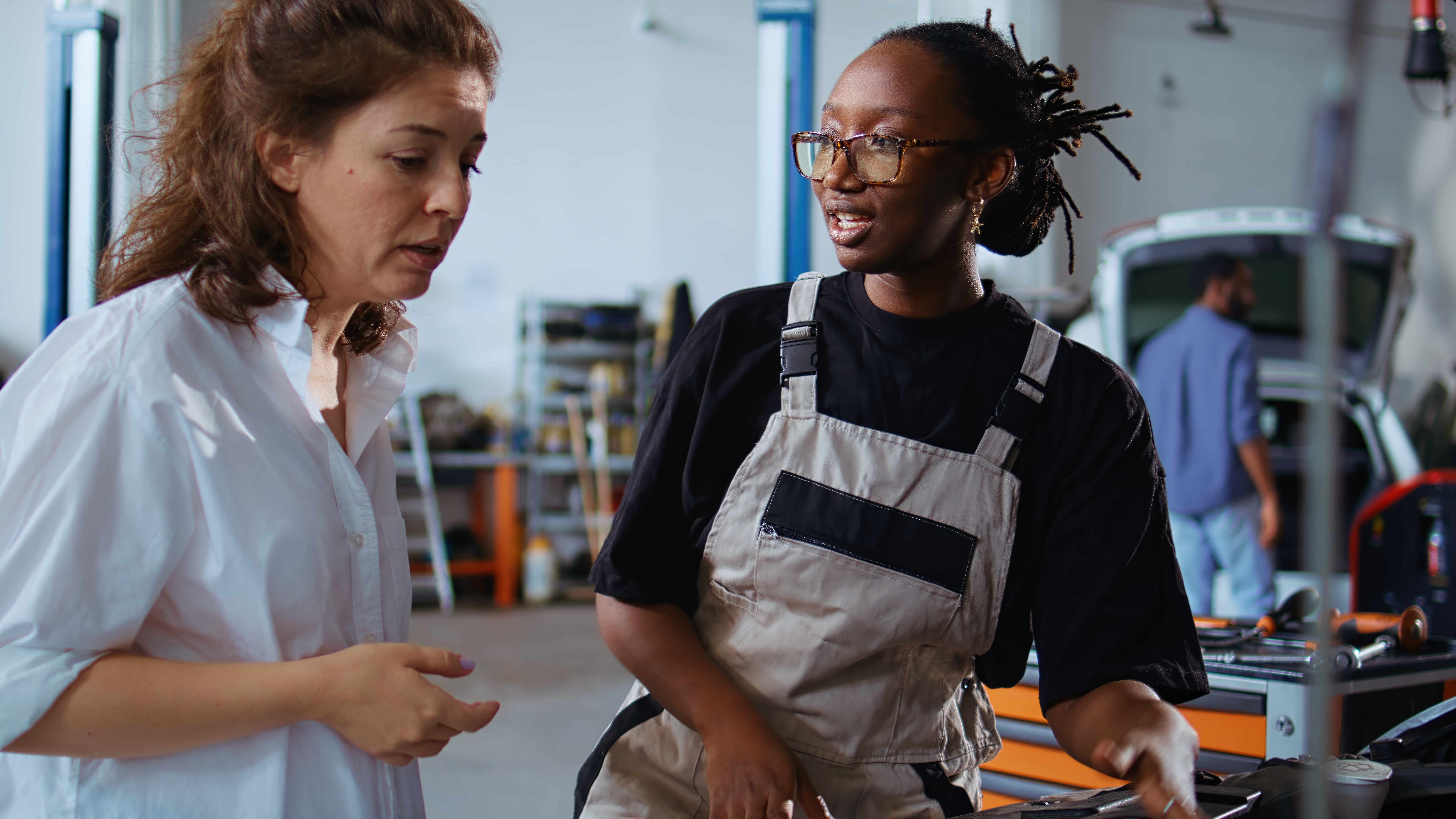 Fully Funded Leadership Course for Women in Automotive